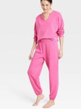 Colsie Women’s Hot Pink 2-Piece Set w/ Cropped Sweatshirt and Joggers, Medium
